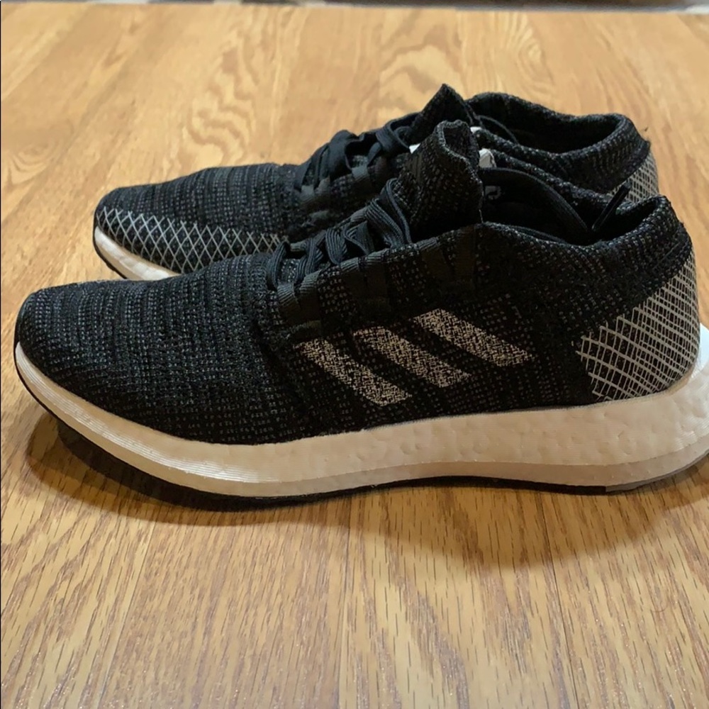 Women’s Adidas Pure Boost Athletic Shoes Size 6.5